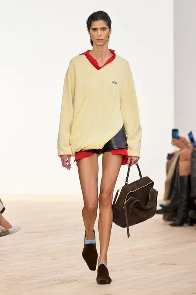Look 4